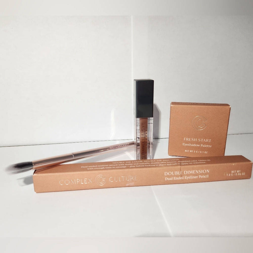 Fresh Start Eyeshadow Palette and Dual Ended Eyeliner Set
